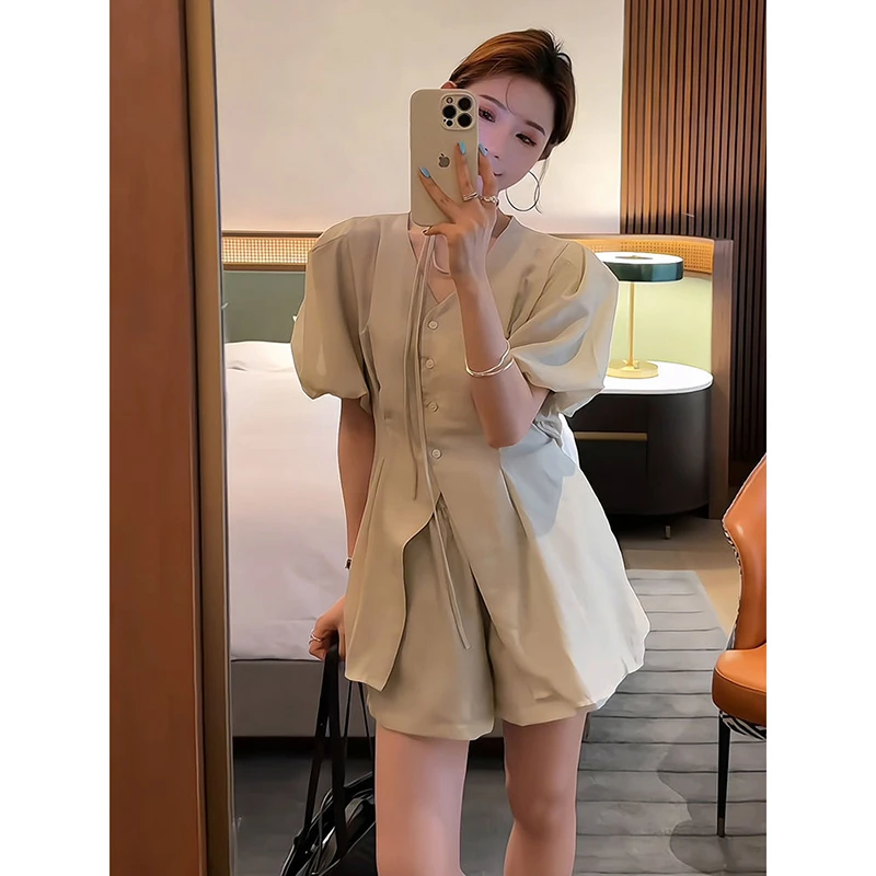 法式高级感气质套装女2025夏季新款泡泡袖衬衫上衣阔腿短裤两件套