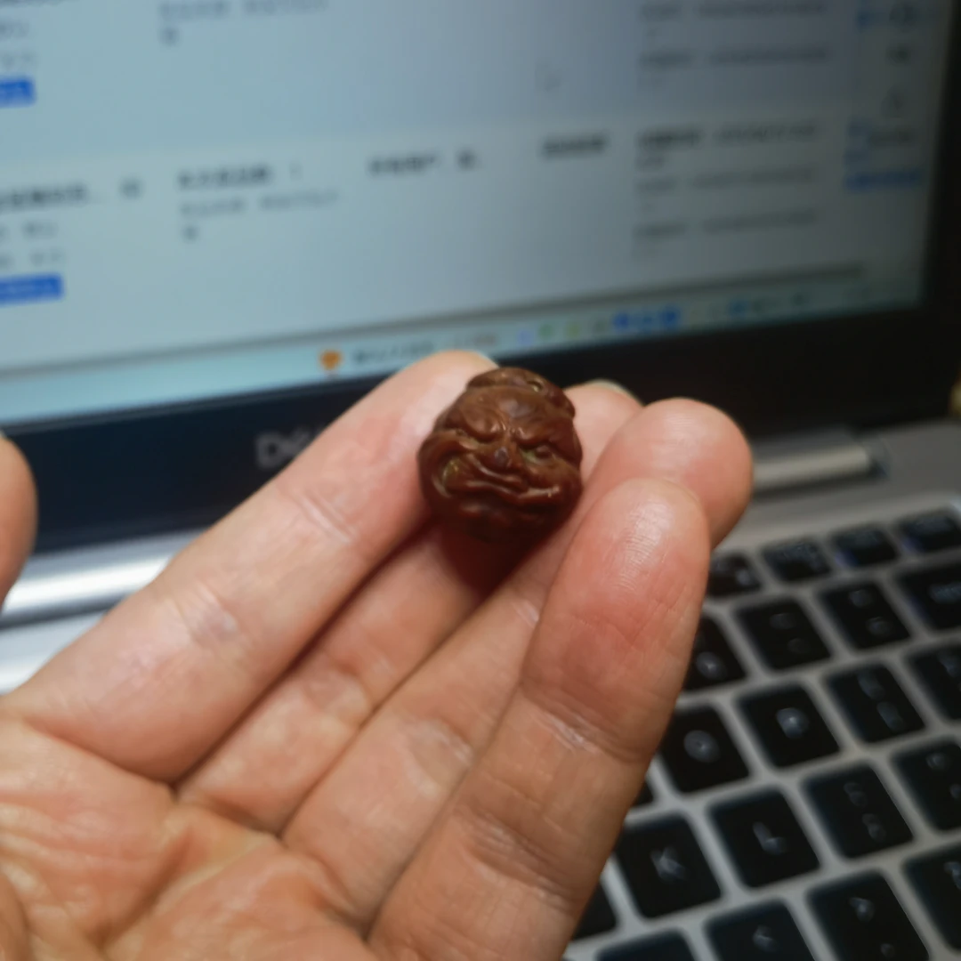 紫金鼠雕刻地主配饰