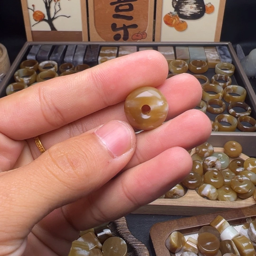 和田玉（糖玉）未镶嵌珠宝奇石平安扣福利