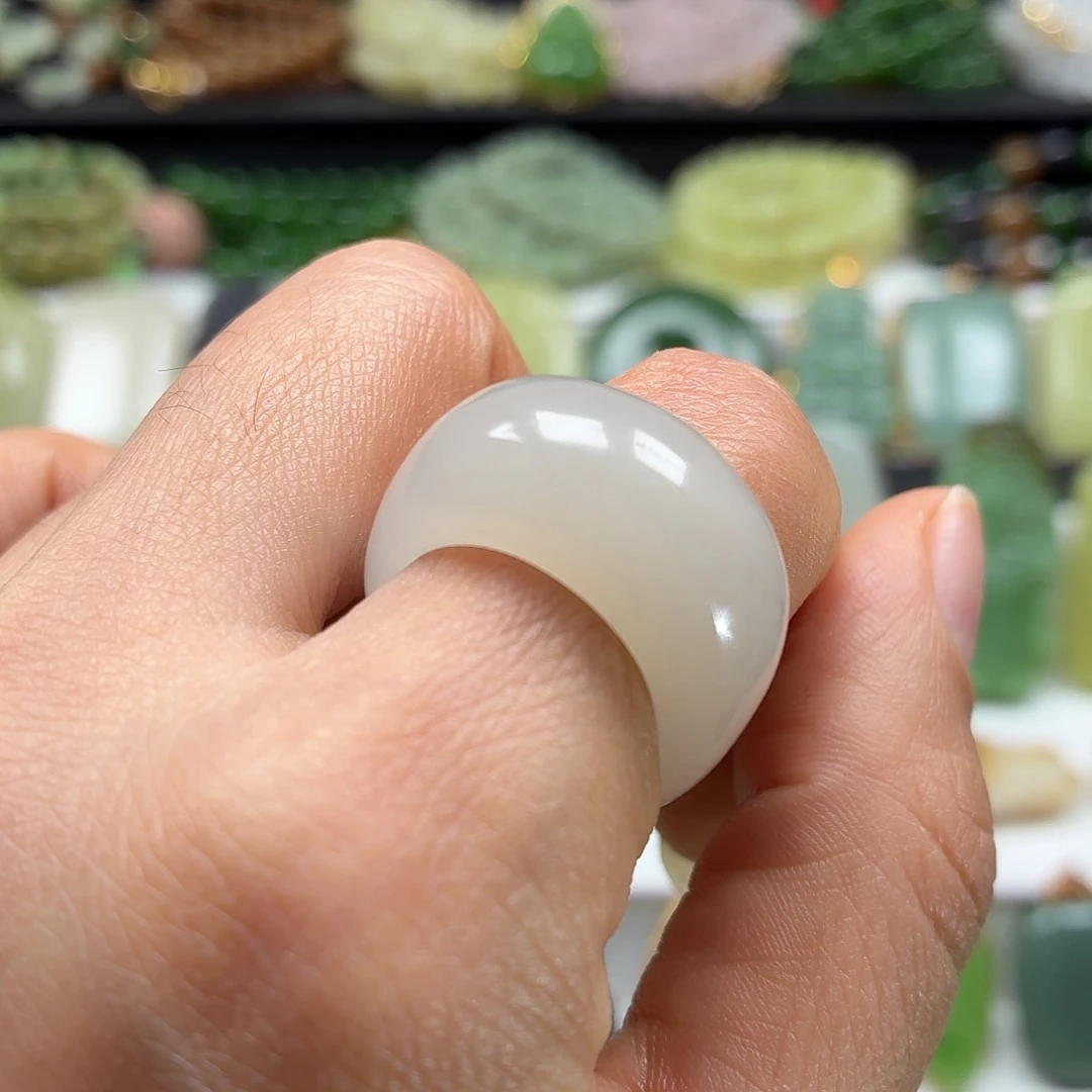 和田玉未镶嵌颈饰17.5