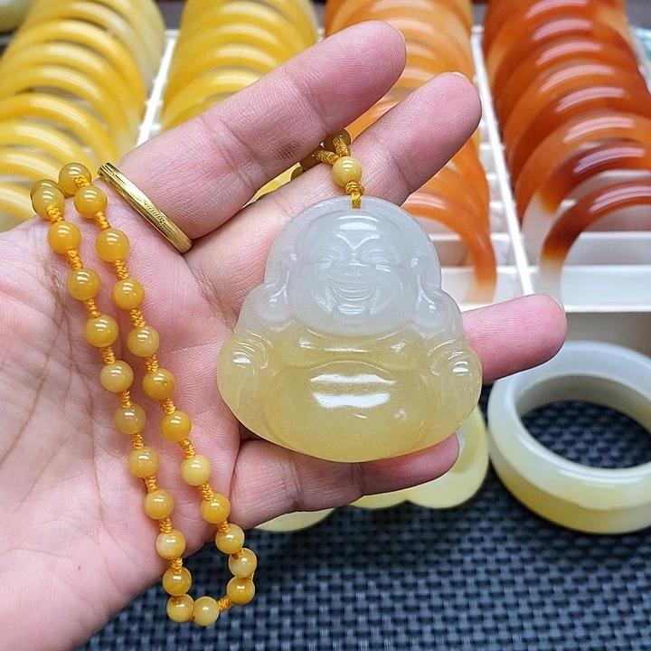 石英质玉（黄龙玉）未镶嵌颈饰