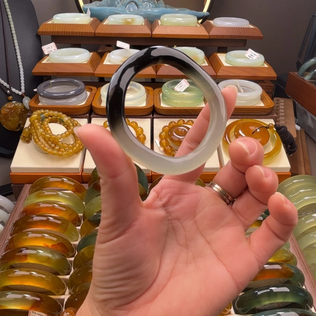 蛇纹石玉未镶嵌手镯52