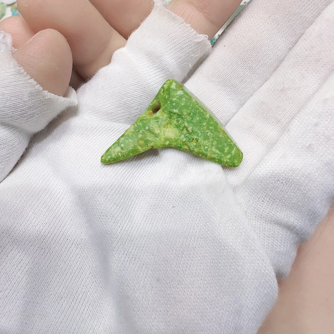 绿松石未镶嵌原矿绿松石