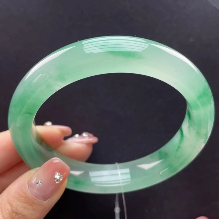 未镶嵌手镯石英质玉