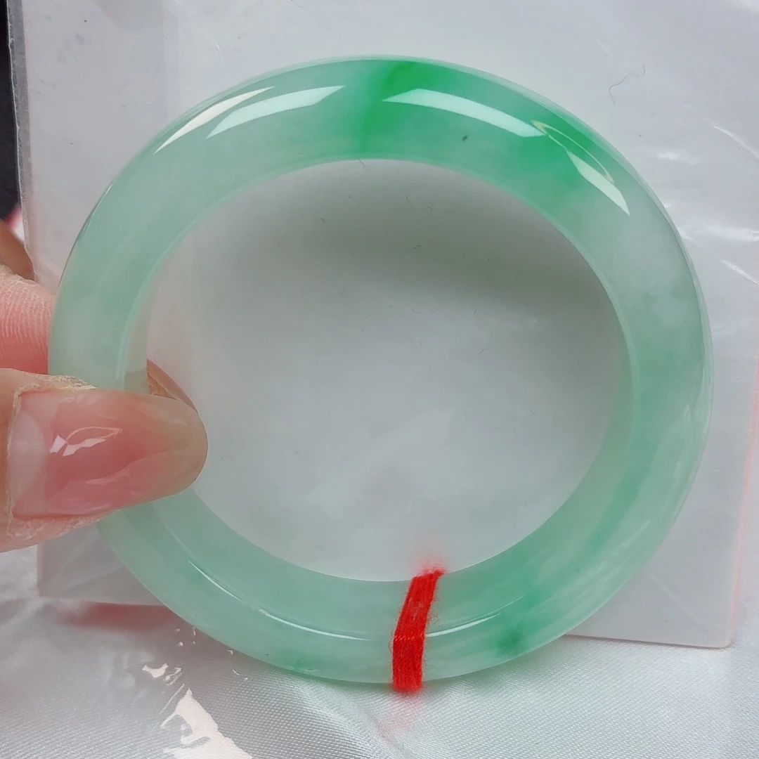 翡翠手镯未镶嵌50