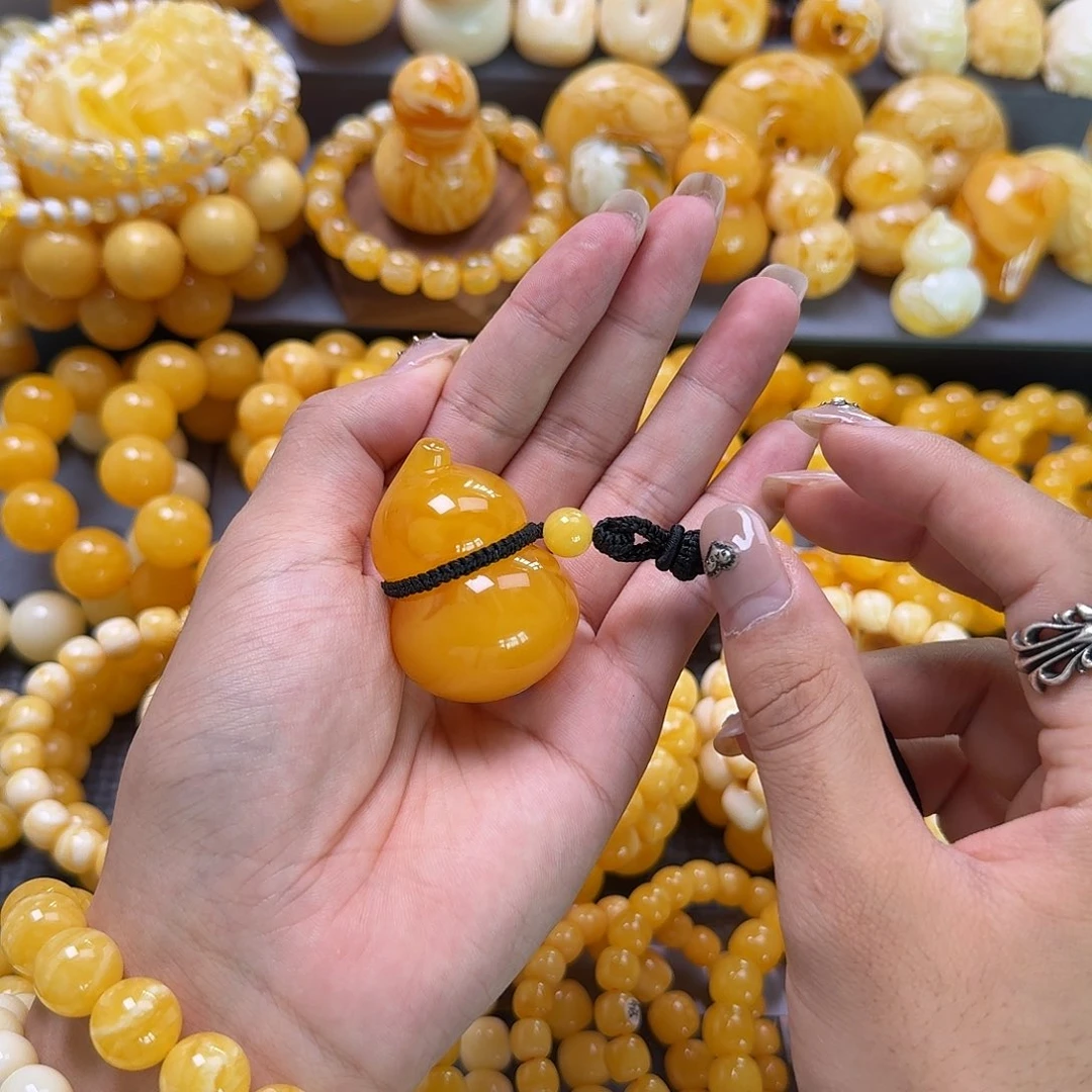 蜜蜡未镶嵌珠宝奇石