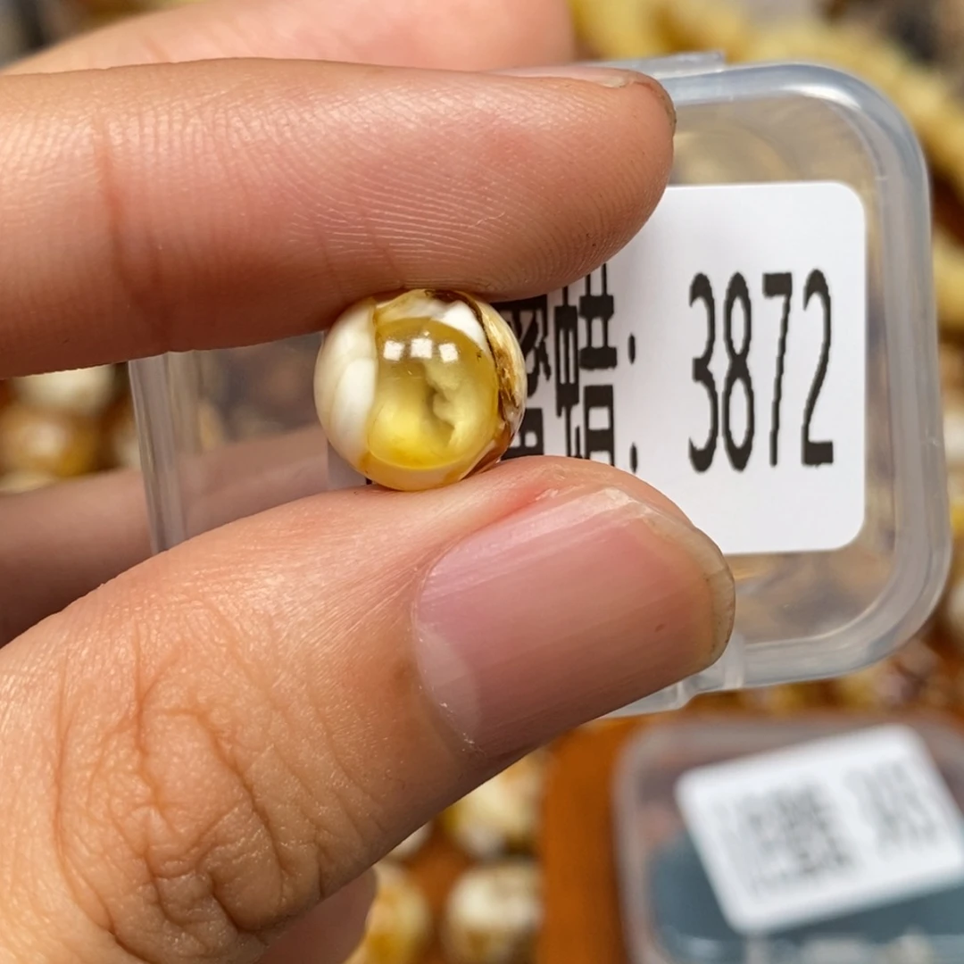 蜜蜡未镶嵌珠宝奇石3872