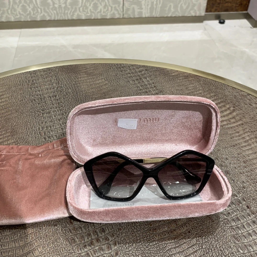 95新 MIU MIU/缪缪 miumiu墨镜/95新/NB10415