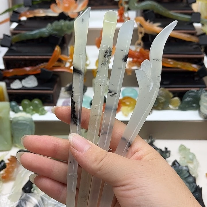 侯***妡蛇纹石玉未镶嵌岫玉发簪