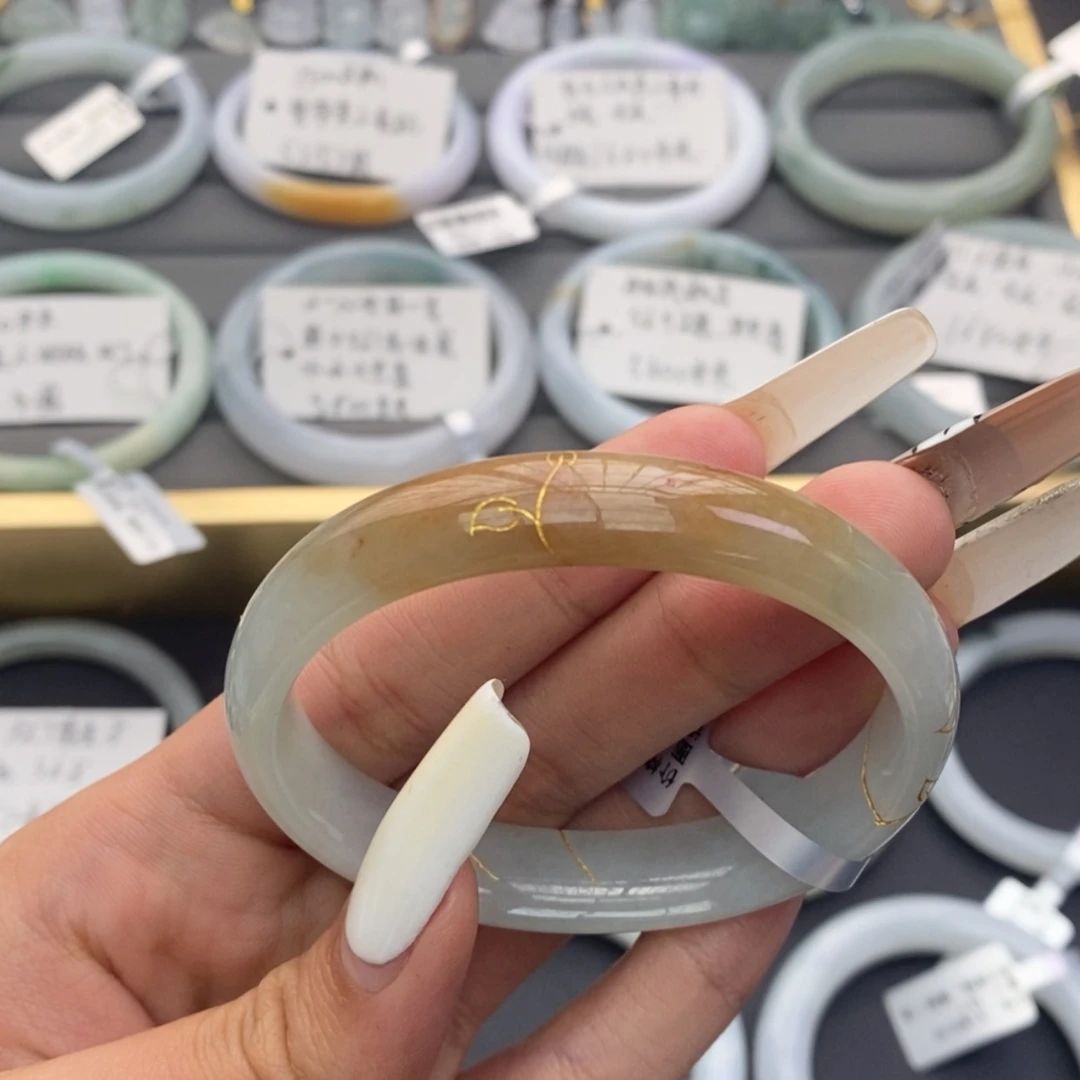 【闪购商品】未镶嵌手镯翡翠