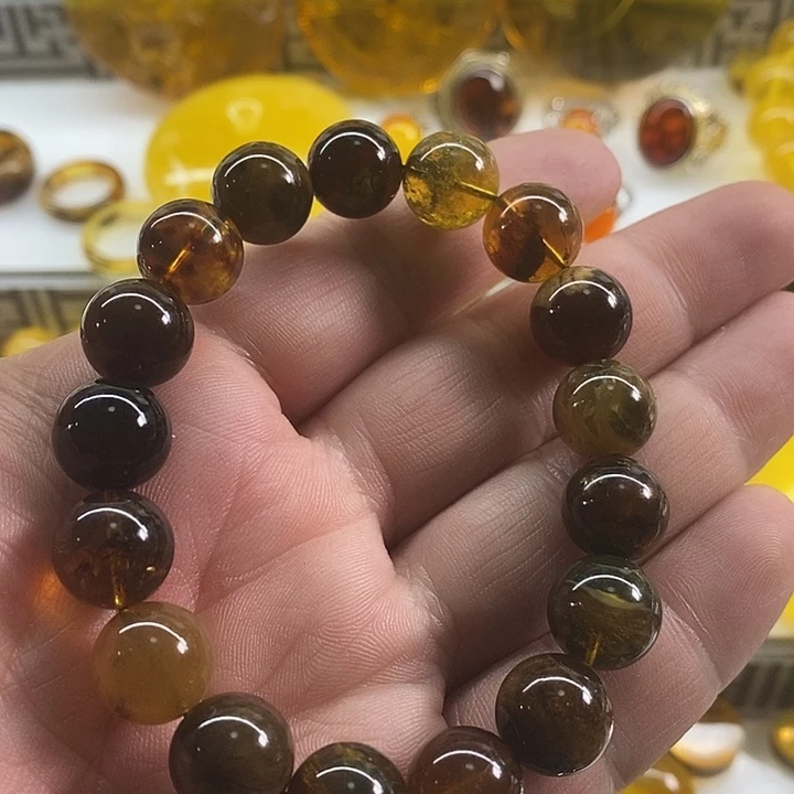 琥珀裸石未镶嵌手串