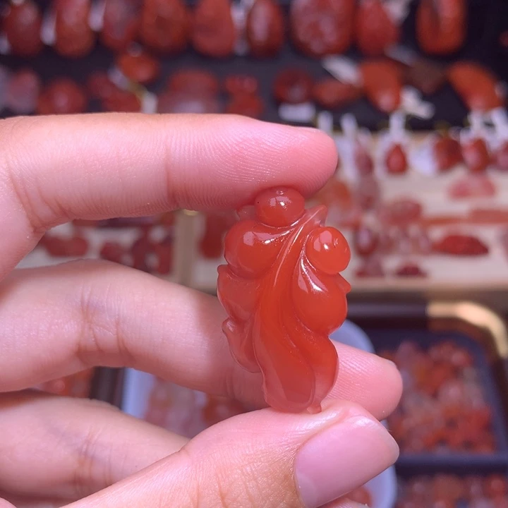 南红玛瑙未镶嵌珠宝半成品大红鱼