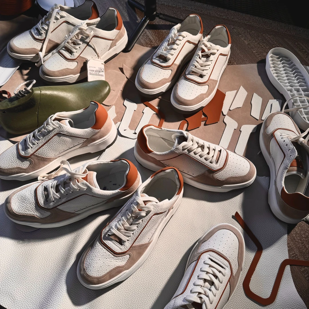 秋季新款运动百搭休闲板鞋低帮平底潮鞋时尚男鞋子