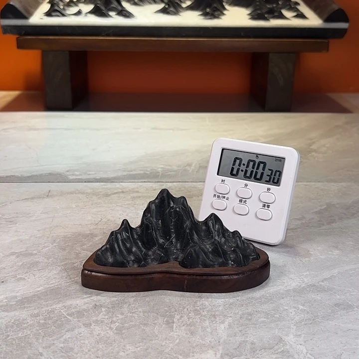 灵璧石奇石摆件金**君