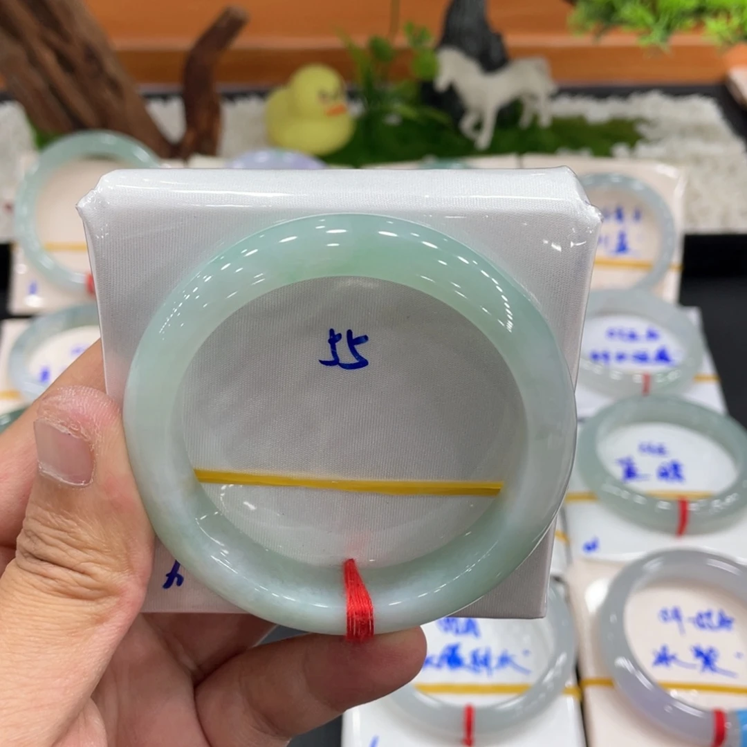 翡翠未镶嵌手镯缅甸翡翠