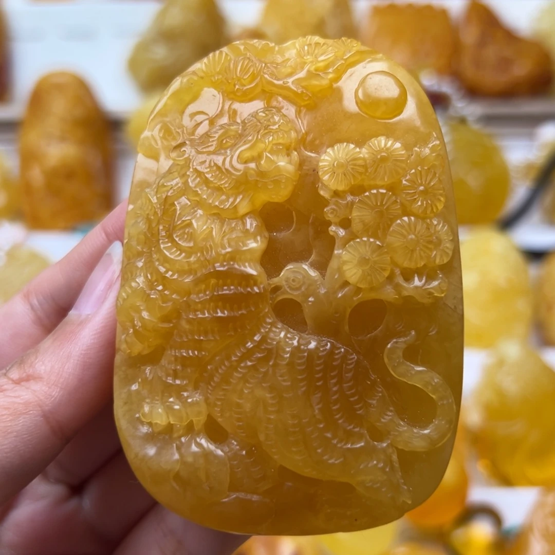 蜜蜡未镶嵌颈饰上山虎