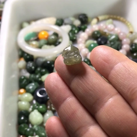 未镶嵌和田玉手机链貔貅