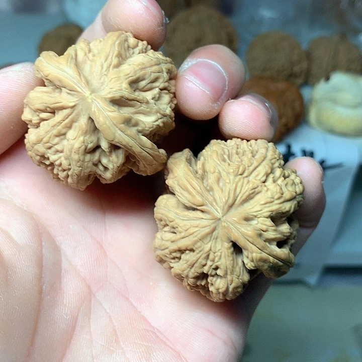 核桃把件平谷粗筋有黄40蛤蟆头/41