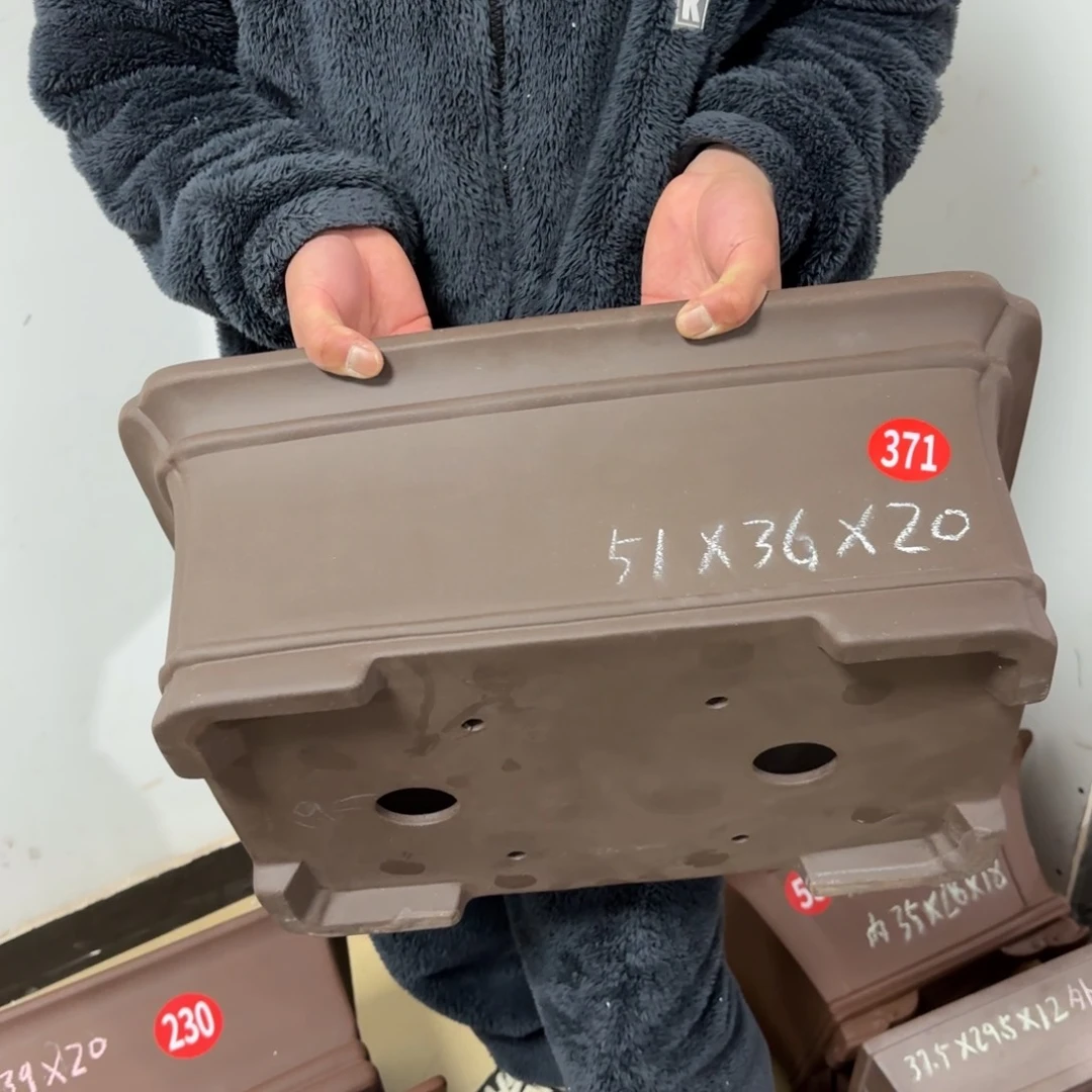 紫砂花盆呜呜呜呜