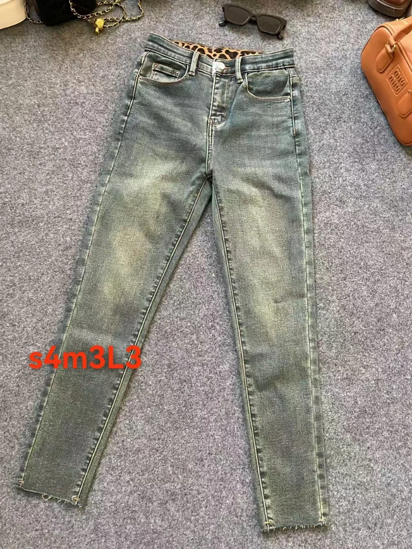 陈清清【福利款】复古色拼豹纹牛仔小脚裤