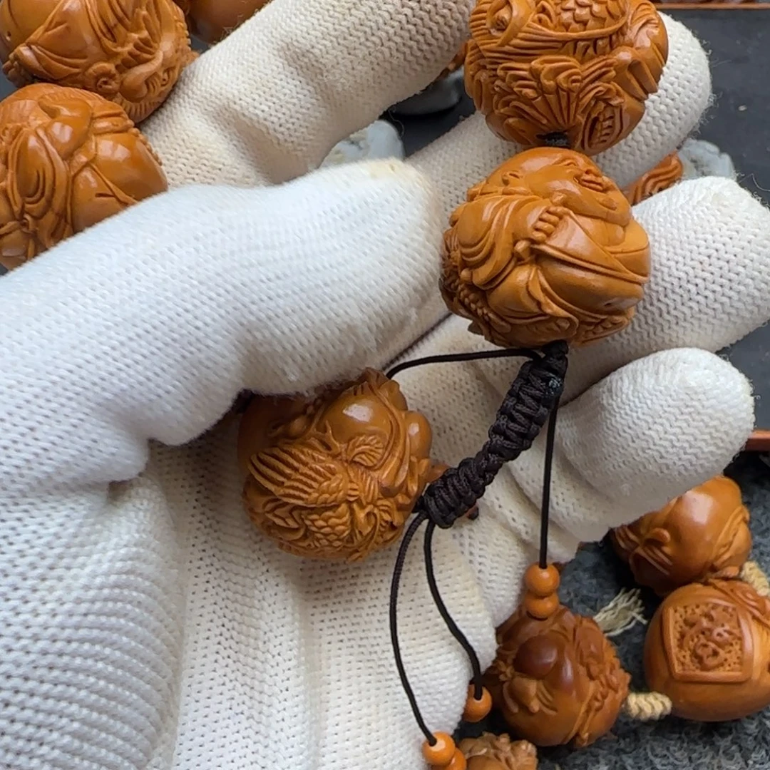 雲***飛橄榄核吊坠………………