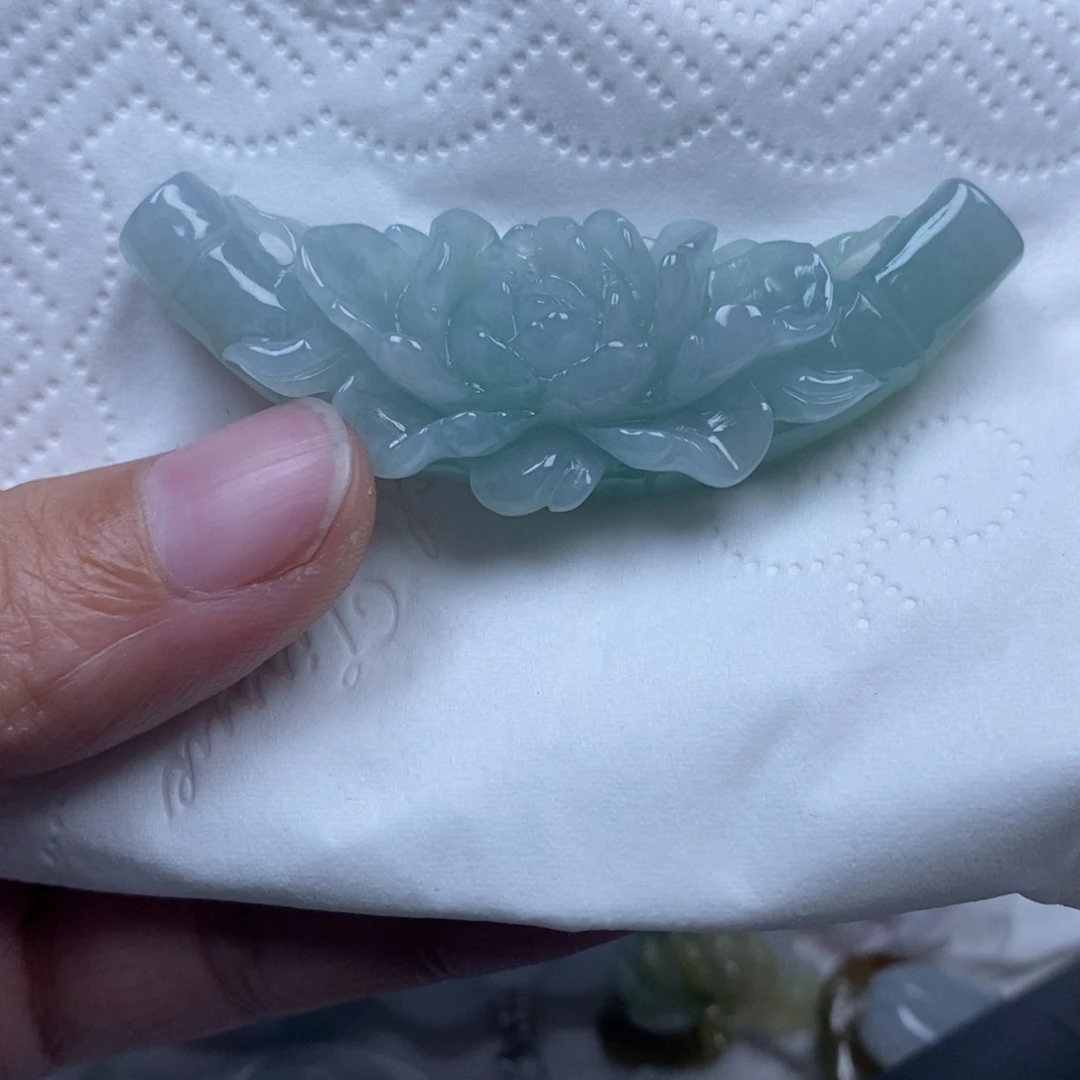 颈饰未镶嵌翡翠时*翡翠