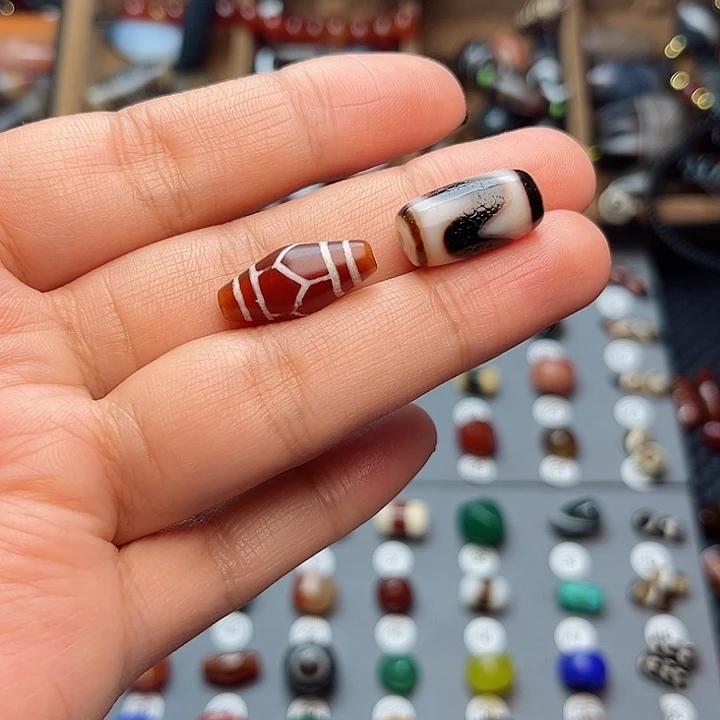 玛瑙/玉髓未镶嵌珠宝半成品岁****?