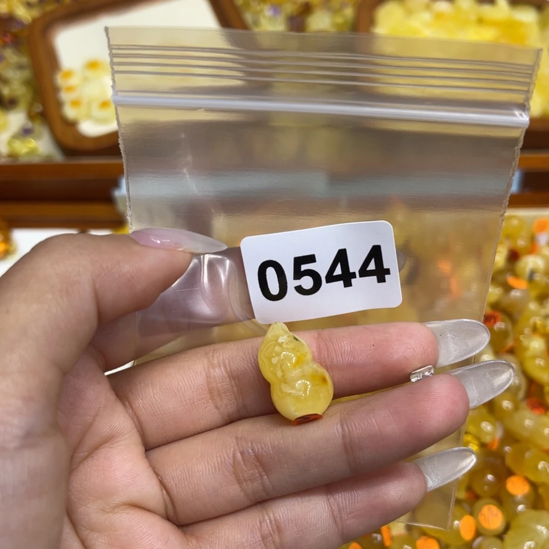 琥珀珠宝奇石未镶嵌