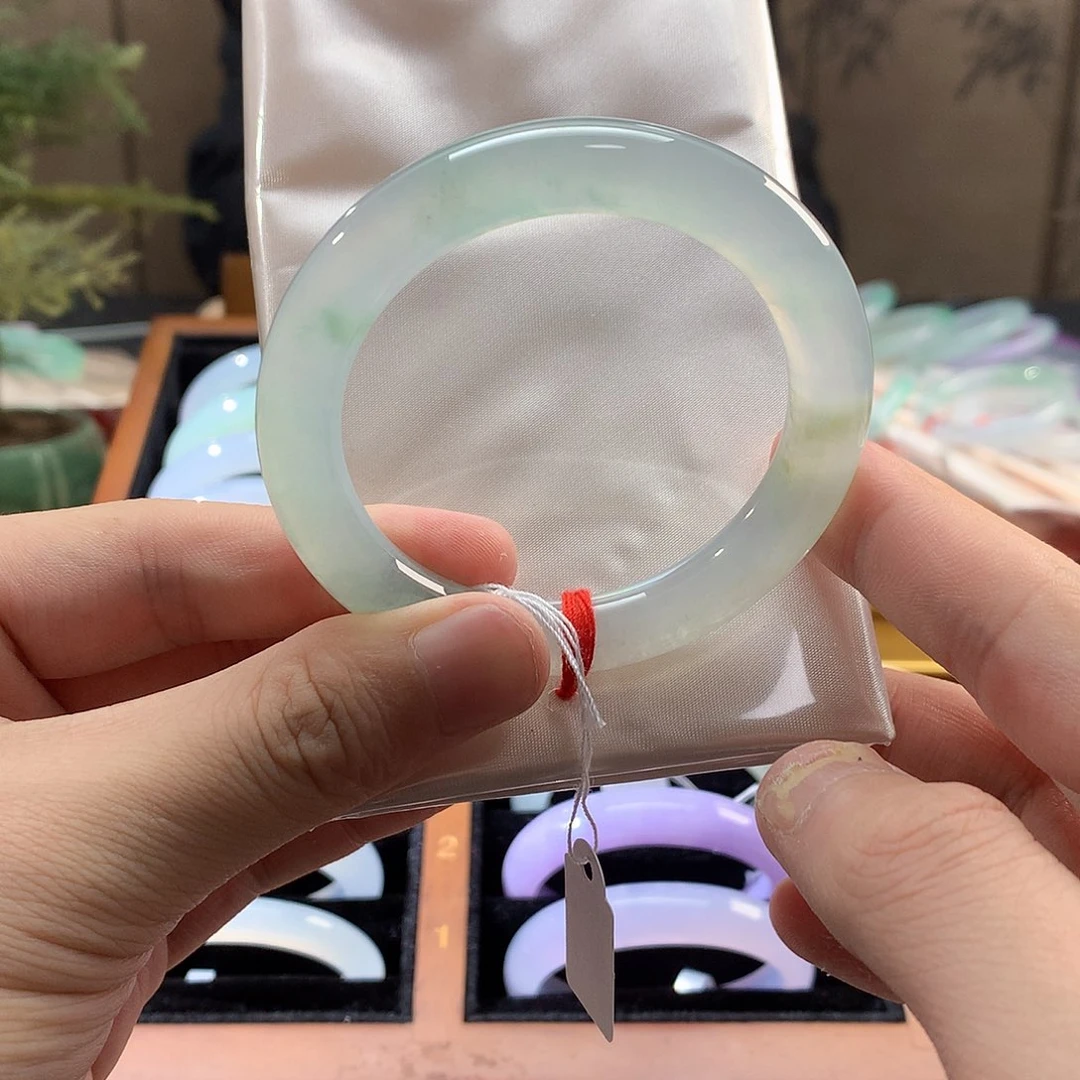 翡翠未镶嵌手镯高冰飘碎花