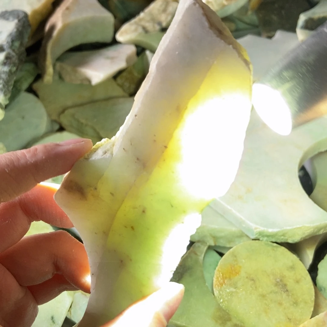 翡翠未镶嵌颈饰天然翡翠
