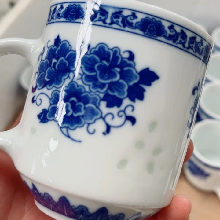 青花玲珑小办公杯牡丹花