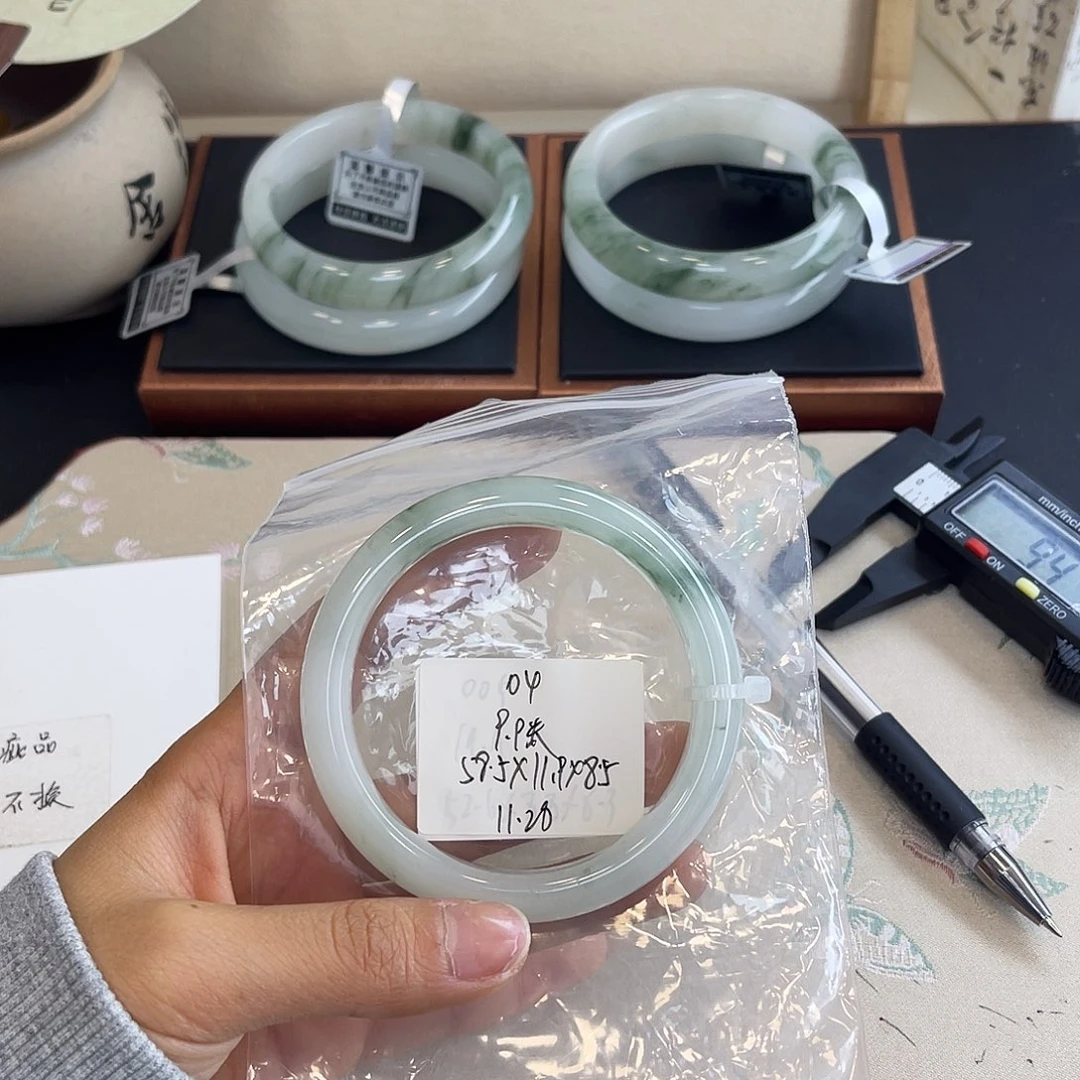 石英质玉未镶嵌手镯04