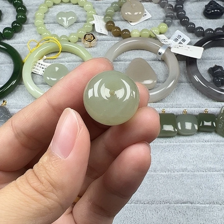 和田玉未镶嵌珠宝半成品