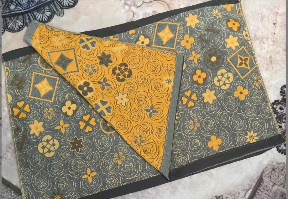 路易玫瑰52*78纱布舒适柔软枕巾