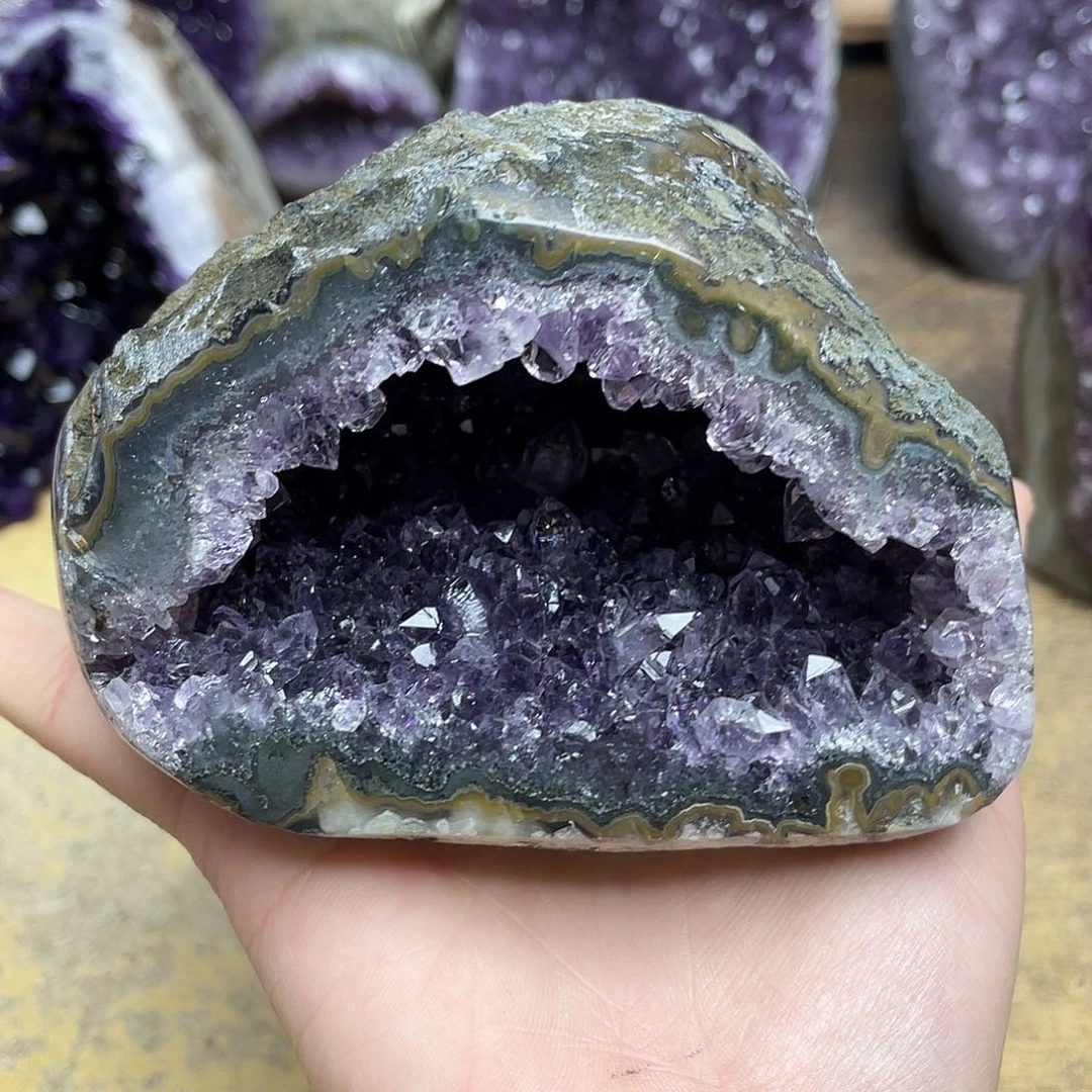 紫晶未镶嵌大型摆件（非配饰）