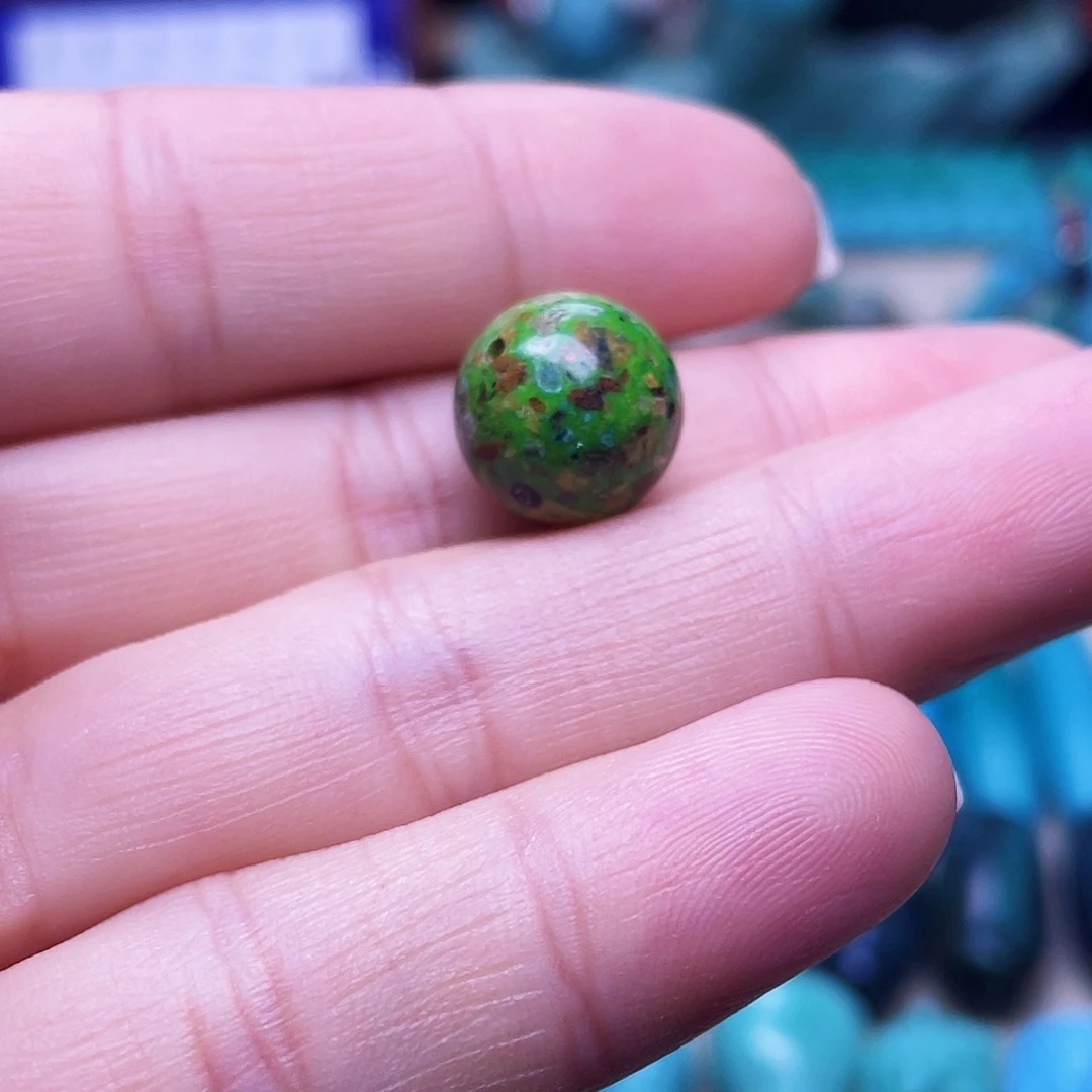 十堰原生态绿石头特色手工配饰