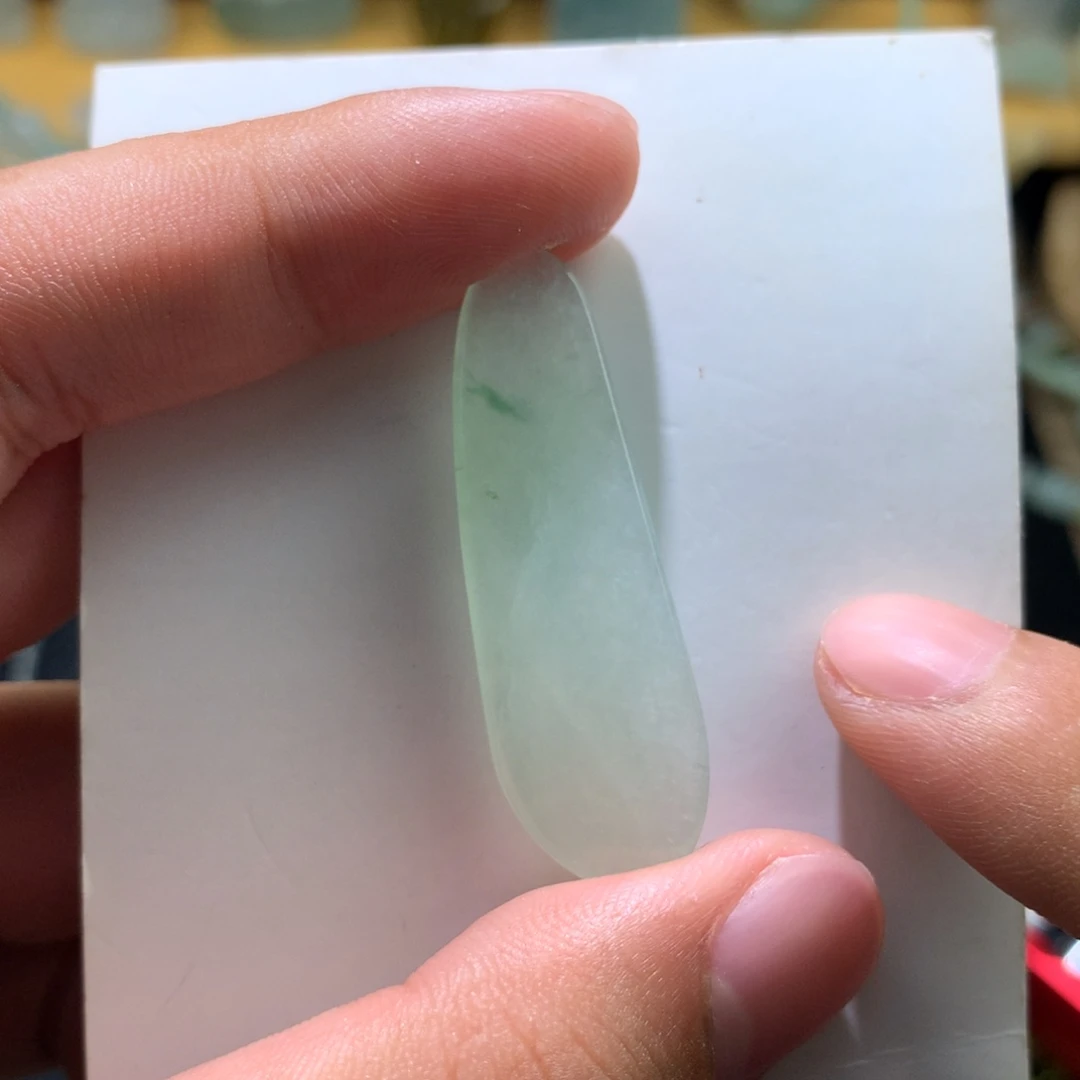 翡翠未镶嵌颈饰000