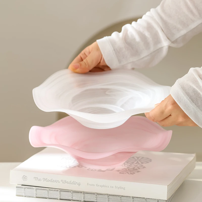 纯色云雾高颜值玻璃果盘白色粉色创意草帽盘子透明磨砂好看摆件