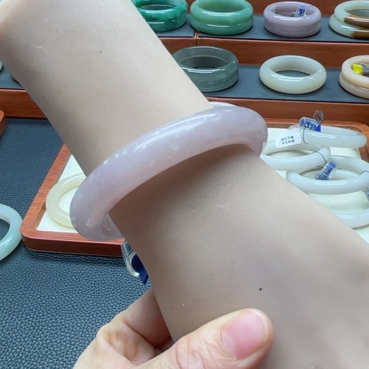 石英质玉手镯未镶嵌周****u紫玉手镯