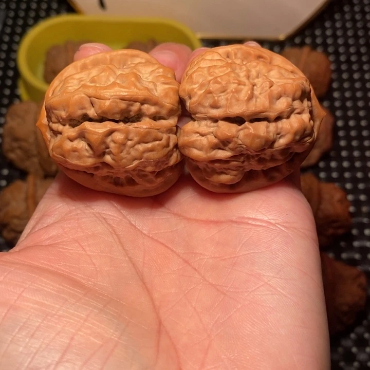 ****把件文玩核桃四开八八腿肌肉蛙