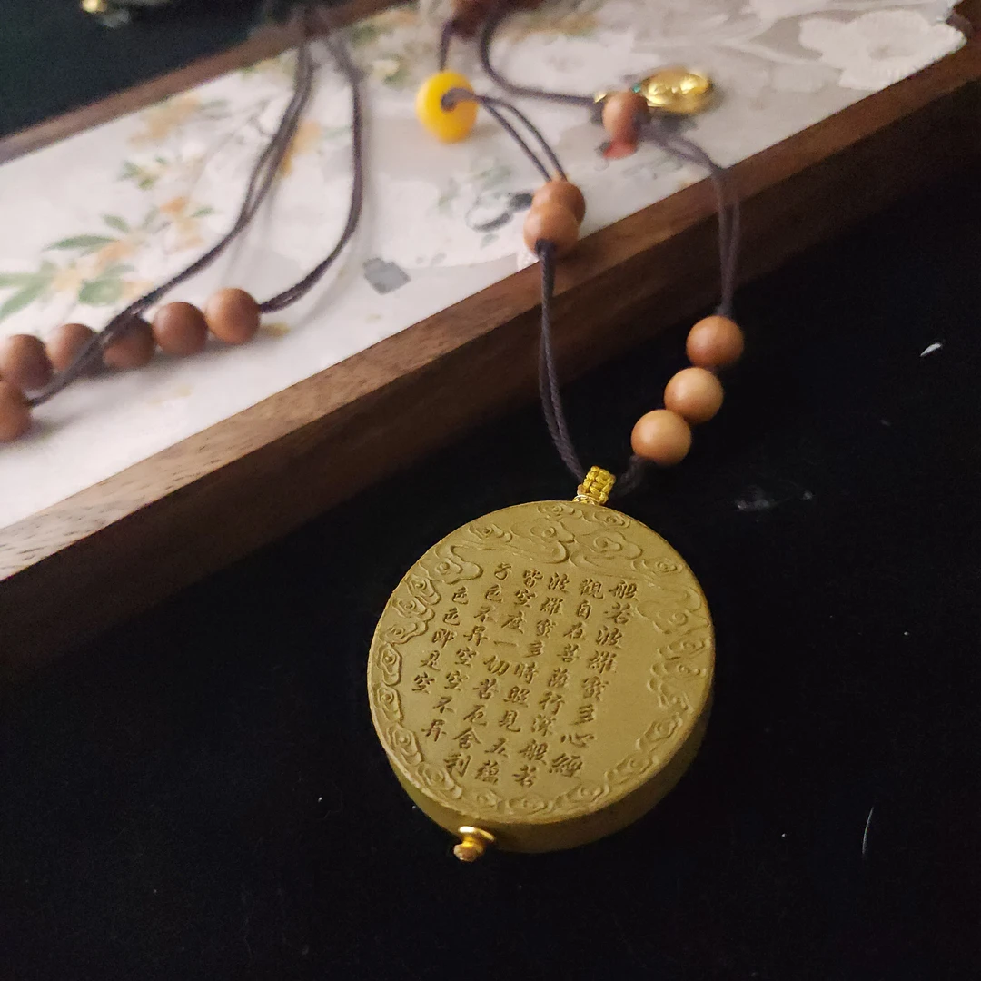 拉萨文创设计手作天然桂花合香牌般若精工中式老山檀项链