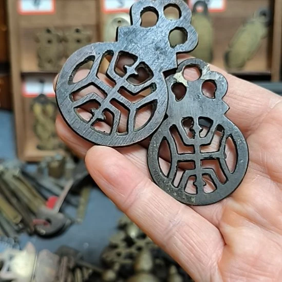 D***6硅胶拉手两个，包浆自然