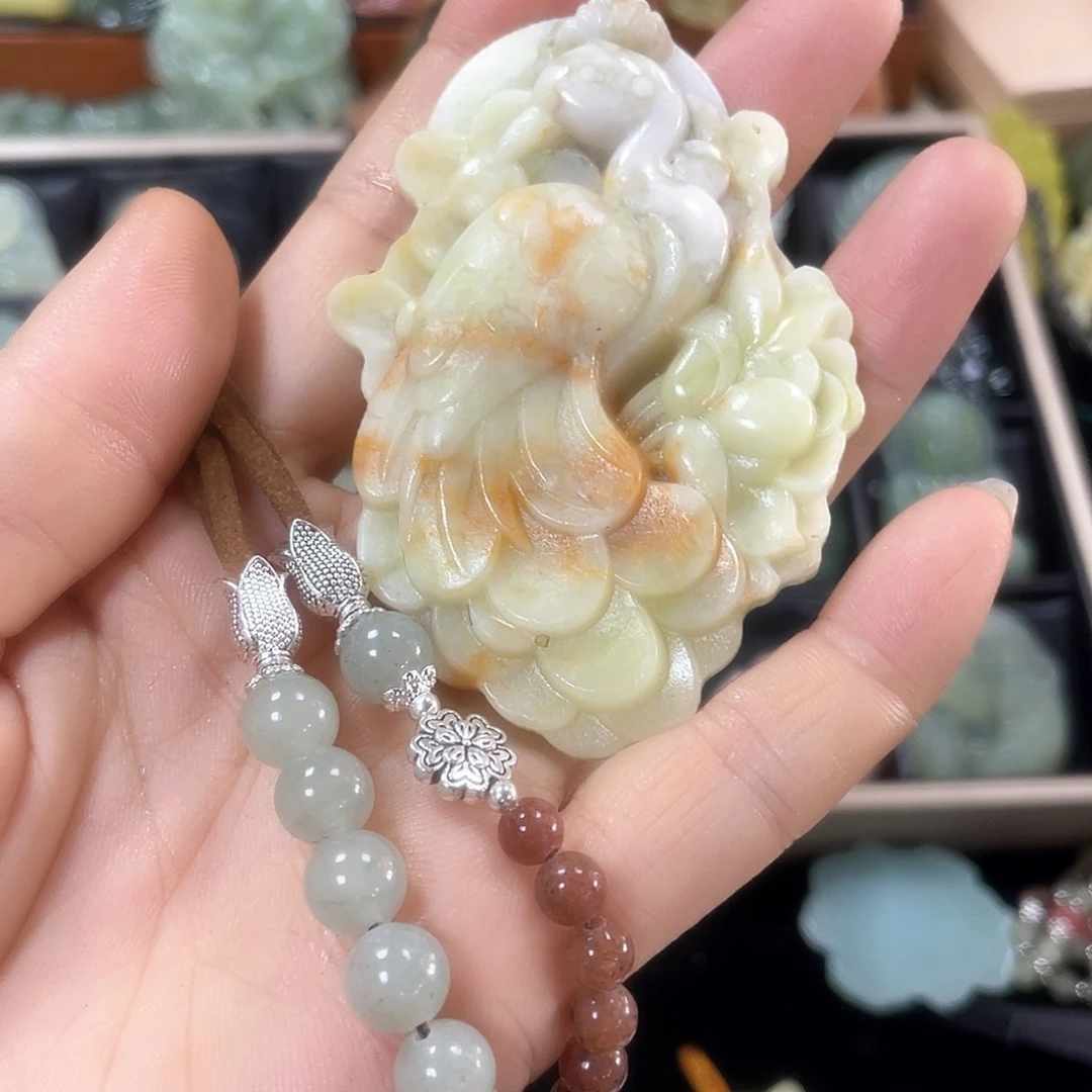 蛇纹石玉颈饰未镶嵌