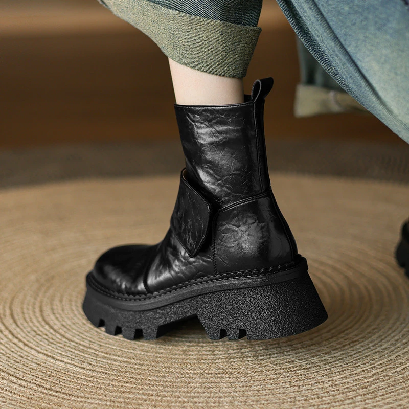 2025秋冬新款厚底牛皮英伦风马丁靴女棕色百搭复古短筒靴甜酷