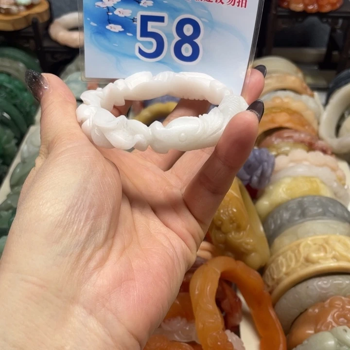 石英岩玉未镶嵌手镯