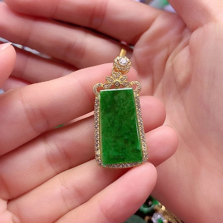 翡翠银S925镶嵌颈饰翡翠