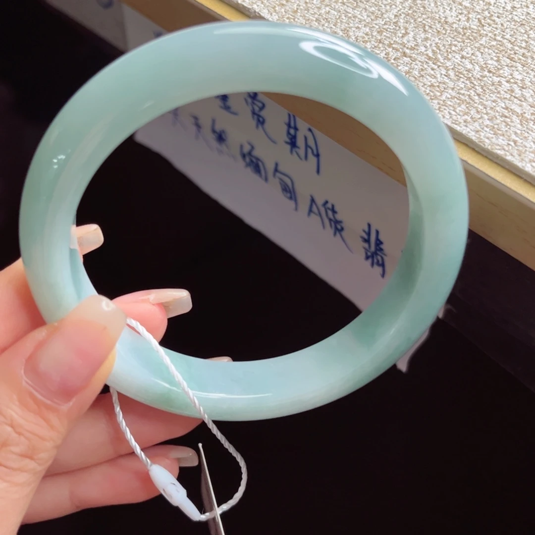 未镶嵌手镯翡翠手镯