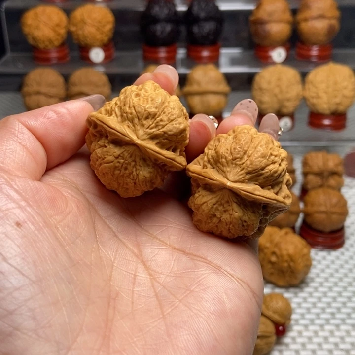 文玩核桃把件26麒麟疙瘩包