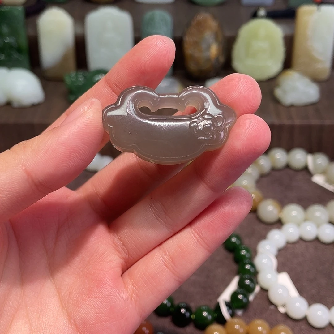 和田玉（糖玉）未镶嵌颈饰