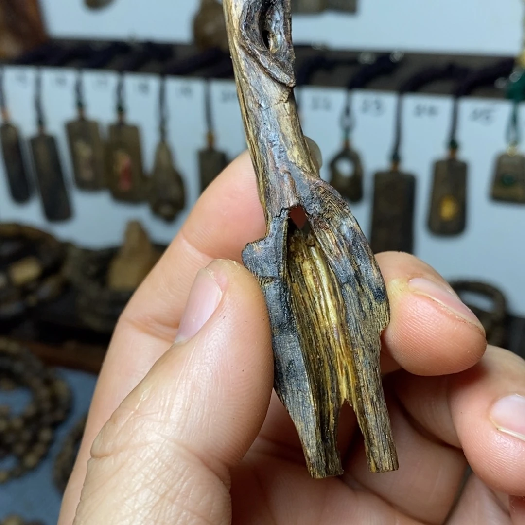 梅***子沉香沉香碎屑6克重